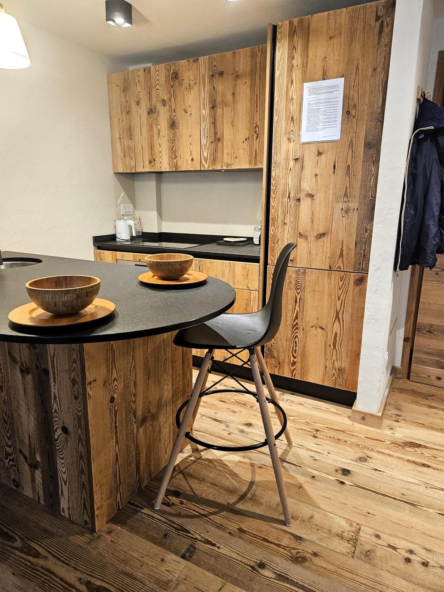 Maison Les Amis Du Bois Courmayeur Esterno foto
