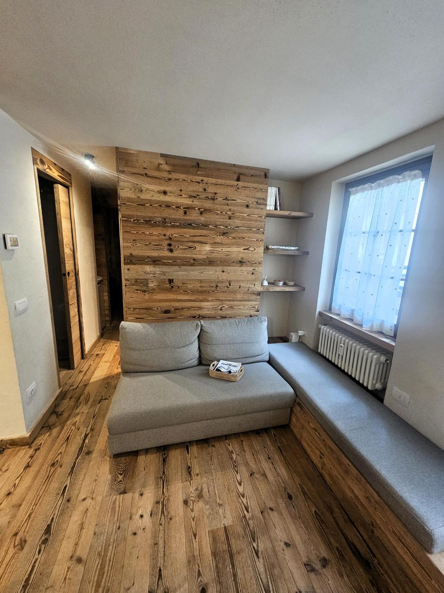 Maison Les Amis Du Bois Courmayeur Esterno foto